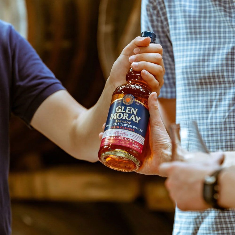 GlenMoray Sherry - Only the finest Oloroso casks are used to mature this extraordinary single malt. The Elgin Classic's unmistakable vanilla and light oak is still evident but, with vibrant dried fruit and earthy, nutty notes of the sherry, the finish is multi-faceted.
