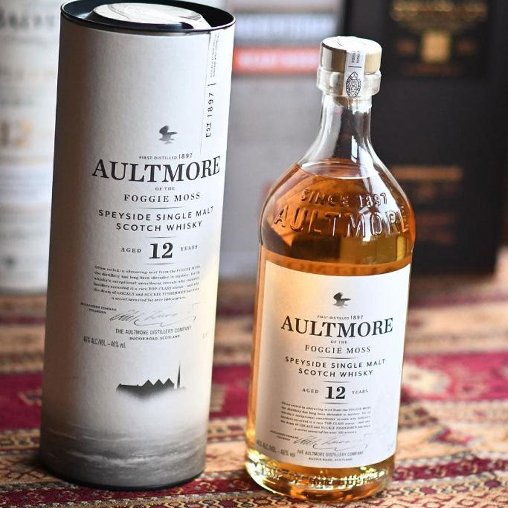 This Aultmore 12(46% abv) years old is a special Speyside single malt. It's a rarity that Aultmore whisky's are releases as single malts. This 12 years old version is the first in a series of three called Foggie Moss.