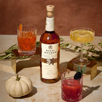 Basil Hayden lightness and approachability is the perfect complement to a great night. This bourbon is artfully aged to be spicy yet smooth, both rich and sweet.
