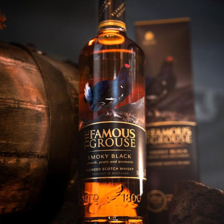 The Famous Grouse Smoky Black: an aromatic blend of hand-selected whiskies, elevated by a twist of peated malts.